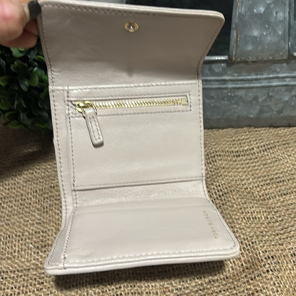 Tory Burch Wallet - Like New - image 6